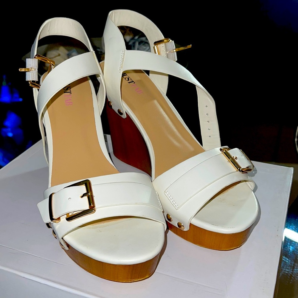 Women’s White Wedge
